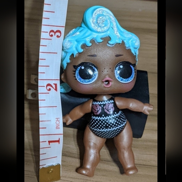 Blue-Haired Doll with Black and White Outfit - Picture 7 of 7